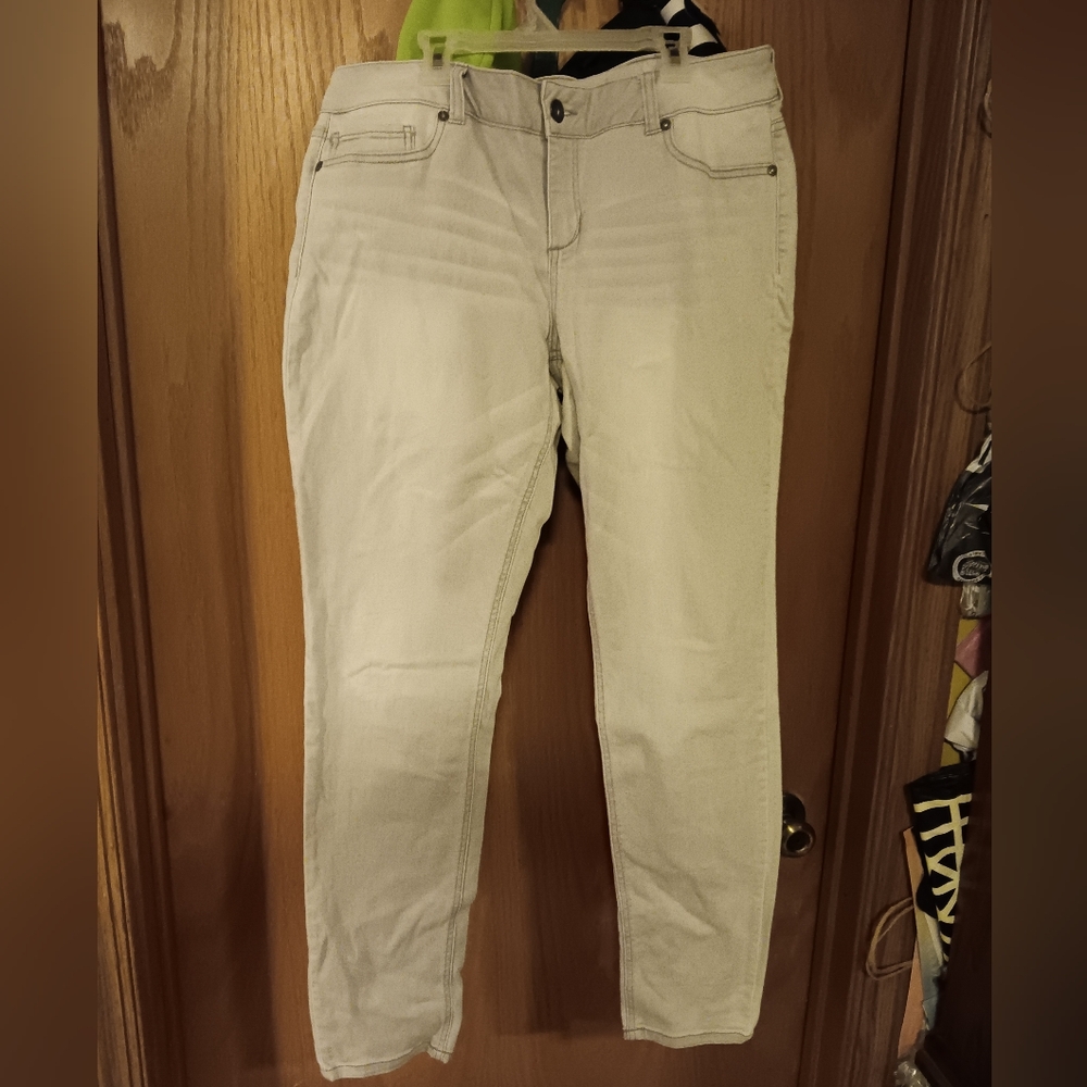 Maurices Womens Light Gray Jeans